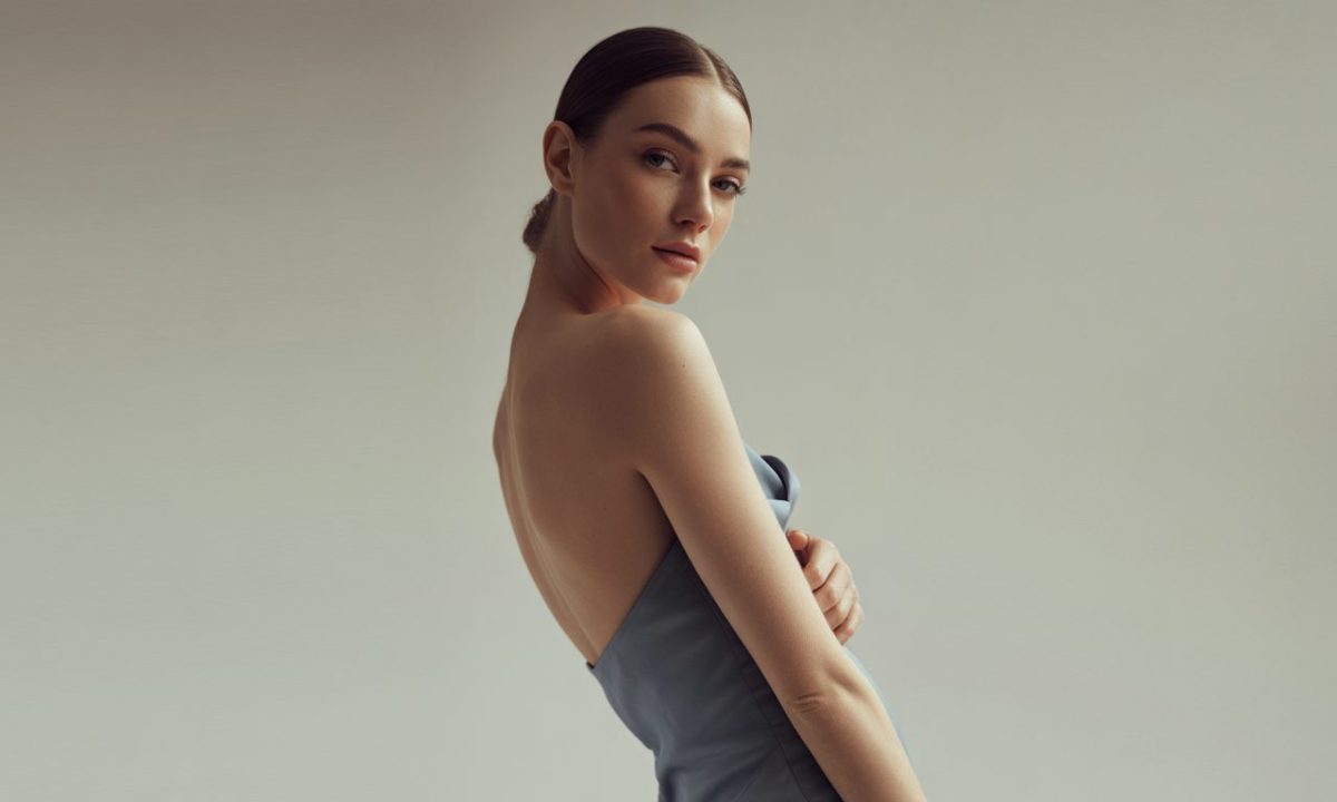 découvrez comment devenir mannequin en apprenant les critères essentiels, les étapes clés à suivre et comment choisir les meilleures agences pour lancer votre carrière.